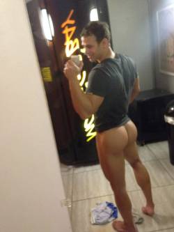 awesomecockass:  Everyone loves Bryan Hawn’s ass! 