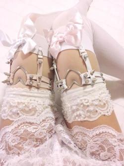 Pink double strap heart garter. ♥  I need these. ♥  http://creepyyeha.storenvy.com/products/519167-pink-double-strap-heart-garter
