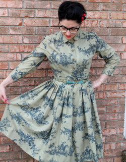 detroitdollface:  Been finding some seriously good vintage dresses lately! 