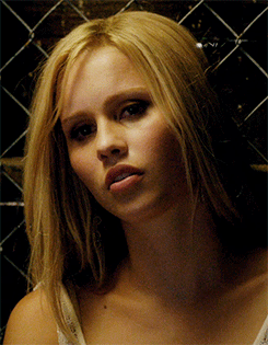 Claire Holt/კლერ ჰოლტი - Page 4 Tumblr_n7bjqwZNL71ripjsmo1_250