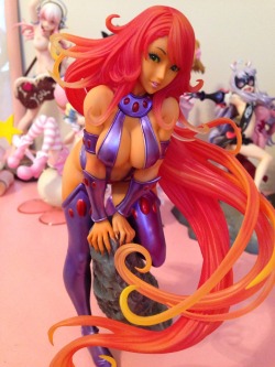 shugarskull:sybey:  please buy this from me. kotobukiyas bishoujo starfire. ็ + shipping. please reblog/boost this  The butt is fat. I need this.  I must have it!