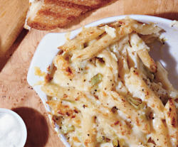 guardians-of-the-food:Baked Penne with Farmhouse Cheddar and Leeks