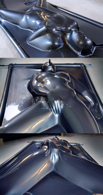 rastatue:  Vacbeds look so much like real-life carbonite freezing.
