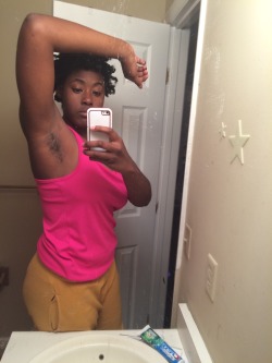 batmanliveshere:  Dramatic armpit hair selfie 
