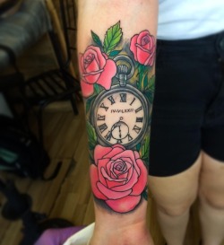 💀✖️ Colored clock and roses tattoo, I hope you like it! Have a great week. tatuaje de rosas y reloj en colores espero les guste, feliz semana.✖️💀 . . . . . . . #tattoo #tatuaje #tatu #rosa #rose #pink #rosado #reloj #clock #arm #brazo #venezuela