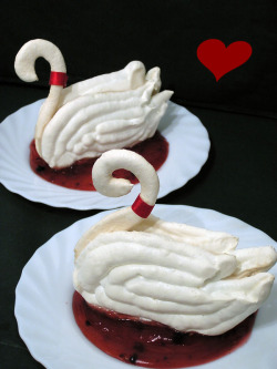 thecakebar:  Meringue Swans for Valentines - Tutorial
