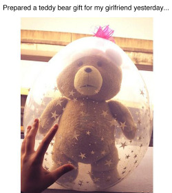 trillcreation:  seaw1tch:  i am dying  How in the fuck did he get a bear in there?😱 