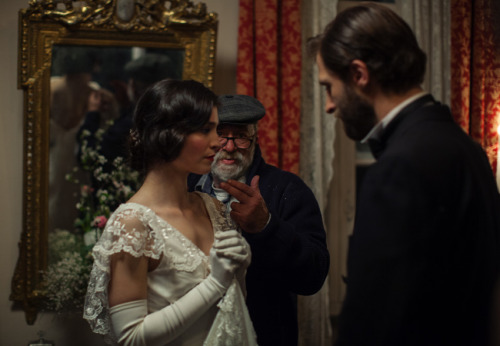 Ο Παντελής Βούλγαρης με την Πηνελόπη Τσιλίκα (Όρσα) και τον Μάξιμο Μουμούρη (Νίκο) από τα γυρίσματα της ταινίας.