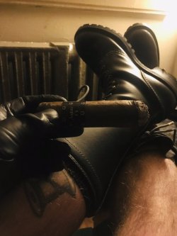 aleksbuldocek:Just relaxing at home with my cigar in my big Wesco Jobmasters. God, I love these boots. They could really use a good tongue polishing though. Have you checked out my new site: http://OnlyFans.com/ABuldocek 