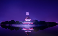 changan-moon:  Moon &amp; Forbidden City, Beijing, China. (cr: X) 