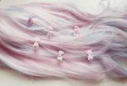 porcelain-graves:  I really love putting little bows in my wig c: