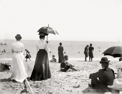 kafkasapartment:  On the beach, Palm Beach, Florida, c.1905. 