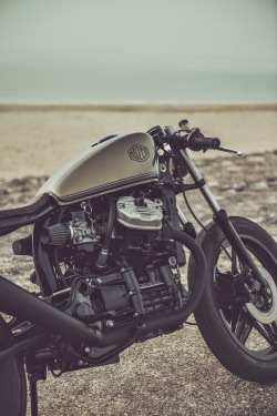 rhubarbes:  Honda CX500 Cafe Racer by Nozem Amsterdam. Photography by Gijs Spierings. (via Moto-Mucci: DAILY INSPIRATION: Honda CX500 Cafe Racer by Nozem Amsterdam) 