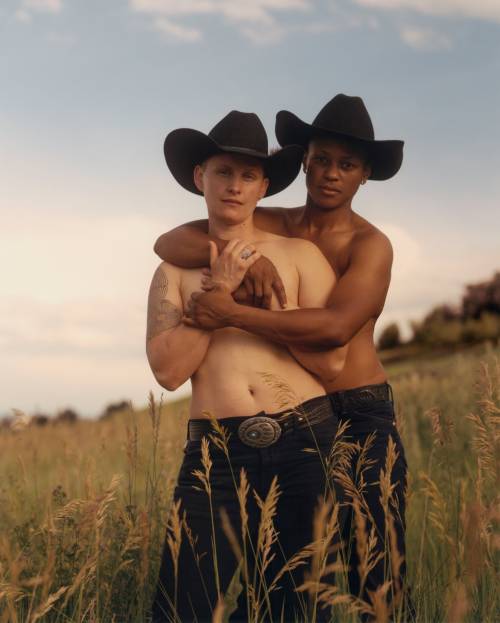 c86:Luke Gilford spent four years immersing himself in LGBTQ+ rodeo culture – and discovered a world where steer-roping meets lip-sync battles and camp glamour