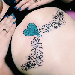 So excited about my latest piece!💙💙💙💙💙💙💙💙💙💙💙 done by @laurenwinzer ^_^ #tattoo #sternumtattoo #crystalheart #sailormoon #laurenwinzer #lace #filigree #happy #alreadywantmore #blue