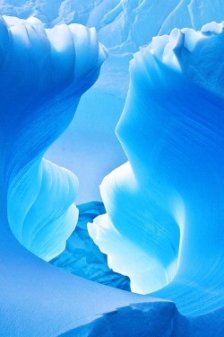 Curvature in cyan (glacial formations, Antarctica)