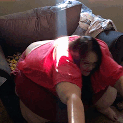ssbbwvanillahippo: I leg press 650 pounds every time I stand up.   If you didn’t know already, I have pictures of lots more of me and videos of me moving around more at:  http://bbwroyalty.com/Vanilla/index.html  It’s updated with pictures and videos