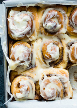 foodfuck:  the best cinnamon rolls you’ll ever eat