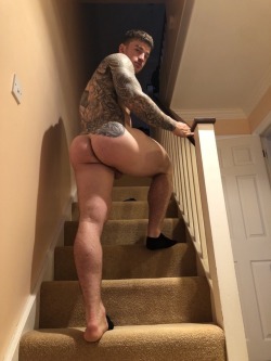 dirtyguysandholes:My sweaty hairy crack is ripe as fuck dude, and I’m sure you would love to find out what that smells and tastes like. Now you can either follow me up to the bedroom or dive in and clean me up right here on the stairs - in any case