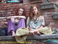SIZZLING HOT UPDATE from BAREFOOT URBAN GIRLS!!! This week we have Barefoot Urban Stars KEA - making friends with NAOKO - and AMANDA (the hard-soled killer blonde), plus Barefoot Urban Girl SWAINS!!! http://barefoot-urban-girls.com/pictures.html http://ba