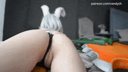 vandych: Gif post #2   Here you are, pals, the second post on CARELESS BUNNY Raven =) I think, that everyone dreamed of seeing cosplay from another angle =)   Riven Battle bunny cosplay League of Legends help me make more good cosplay, you are can here ht