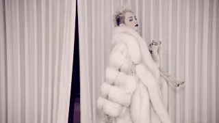 Miley Cyrus Tumblr_n3oj7v2Hhd1twqo1qo6_400