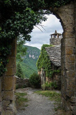 bluepueblo:  St-Véran Archway, Midi-Pyrenees, France photo via connie 