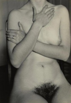 photographersporn:  laidbarejournal:  Nude Study Of Diane Arbus by Allan Arbus, 1944  I never knew this existed. This is wonderful. 
