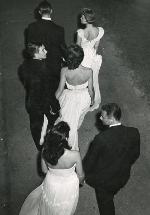charles-hardin-holley: College students walking to a dance, 1948-1949. 