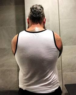 chadillacjax:  #backday #musclebear #tanktop #mohawk #gay #gaylifter #tattoo #gymlife (at Planet Fitness)