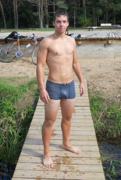 intostraightnakedguys:  Dave, one of my favourite naked bike riders ever!