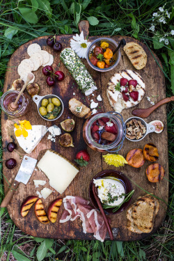 do-not-touch-my-food:  Summer Cheeseboard