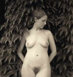 looknread:  Ray Bidegain, Outdoor nude #4, 2009. 