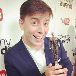 thatsthat24:  Words can not express how honored and grateful I am to have been given the Streamy Award for Best Viner. I am so thankful to all of you guys, gals, and non-binary pals who continue to support me and offer me words of love each day!!! I do