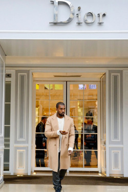 kimydash:  Kanye West leaves Dior in Paris (Jan. 21, 2014) 