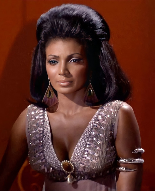 flyandfamousblackgirls:      Nichelle Nichols as Nyota Uhura on “Star Trek” (1968).Nichols was one of the 1st black women featured in a major television series. Her prominent supporting role as a bridge officer was unprecedented. Nichols was once