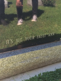 youngbloodbuzz:  nicoledollanganger:  WE FOUND THIS IN THE CEMETERY  #april ludgate-dwyer when she dies            