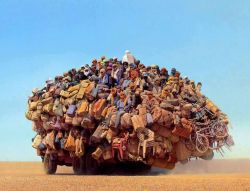 jedavu:  10 Of The Most Overloaded Vehicles Ever