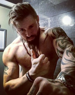 brainjock:  This sexy stud is on snapchat but didn’t go for my bait. He reminds me of Khal Drogo from Game of Thrones! Message me if you bait guys and want to try, I’ll give you his snap!
