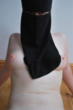 a european white female need only a niqab to serve xxsixte