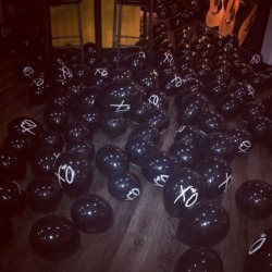 glamorous-women:  call-me-kray:  cruelcalifornia:  house of balloons  ✖  http://glamorous-women.tumblr.com