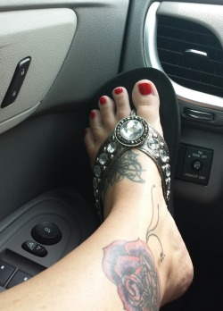 luvsgrlstoes:  myfeet4you:  Foot up Friday ;)  Yum!  I would love to suck on her toes.