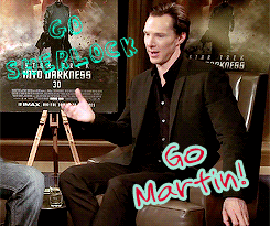 Sherlock en los Emmys 2014 Tumblr_naw3tvl26b1qzy1u6o2_250