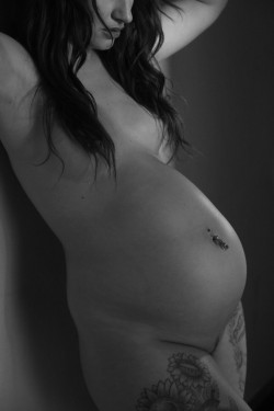 ashlynnmodel:  Maternity images by Werner Lobert