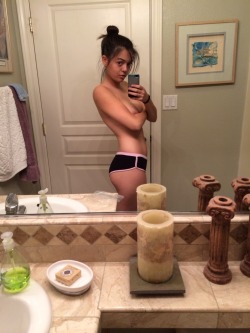 thatcoolkidmarissa:finished work early… SHOWER TIME