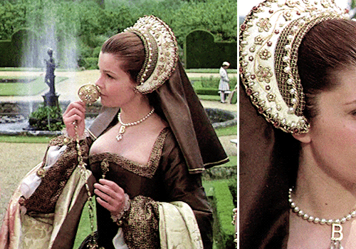 erzsebetts:  WARDROBE APPRECIATION : Anne Boleyn’s brown and cream gown in Anne of the Thousand Days (1969).Worn by Genevieve Bujold.Costume design by Margaret Furse.