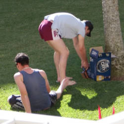 346. footyshortboy:  tradies2000:  a HOT day  U can sit on my face in those shorts 