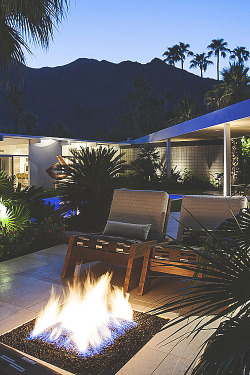 visualechoess:  Palm Springs Modern - by: LncNuvue