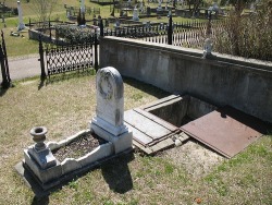 Natchez - 10 yr old Florence died in 1871. She was extremely frightened of storms and her grief-stricken mother had Florence&rsquo;s casket constructed with a glass window at the head. The grave was dug to provide an area, the same depth of the coffin,
