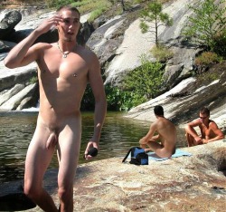 timetobeanakedbloke:  Ah, Aaron. You were the first person to encourage me to be a naturist.